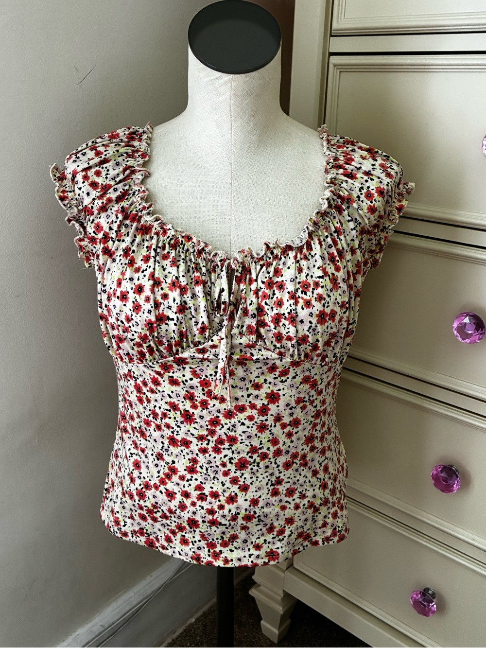 Derek Heart Floral Top With Ruffle Details Size M
